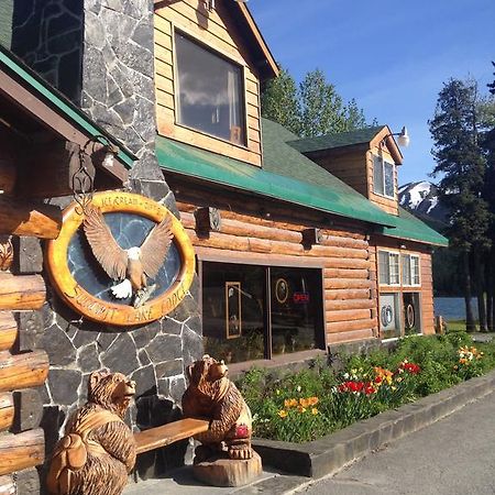 Summit Lake Lodge エクステリア 写真