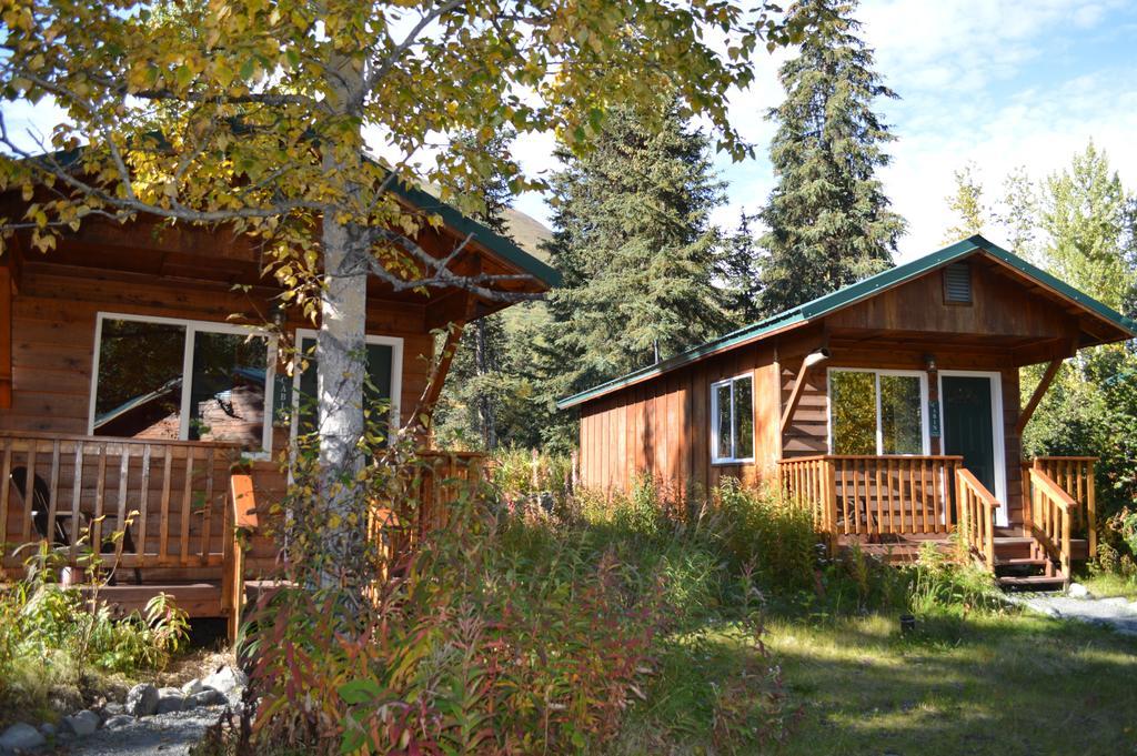 Summit Lake Lodge エクステリア 写真