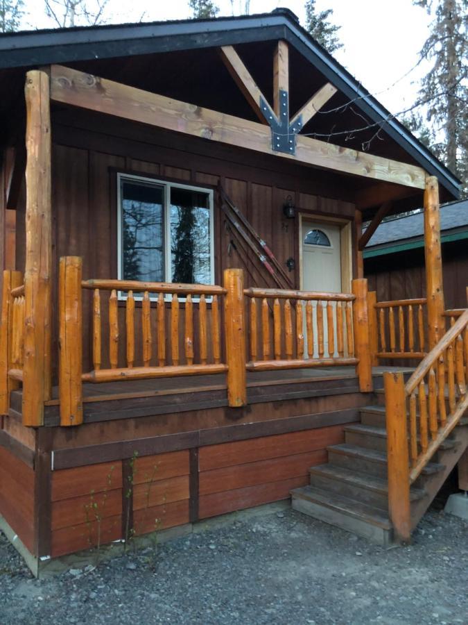 Summit Lake Lodge エクステリア 写真