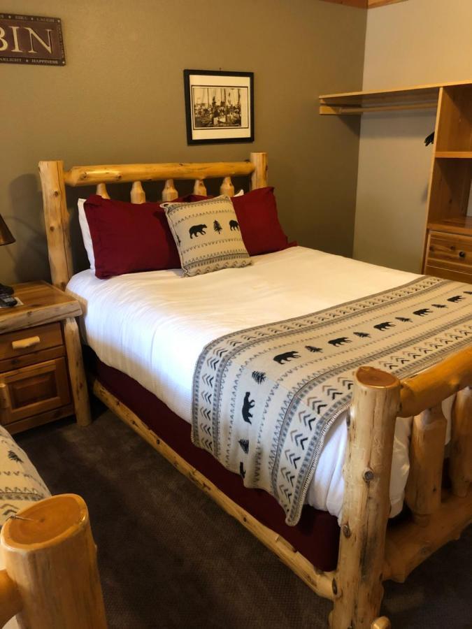 Summit Lake Lodge エクステリア 写真