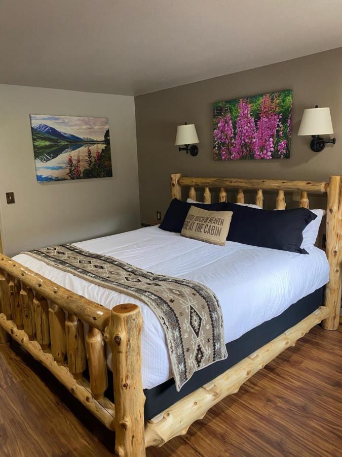 Summit Lake Lodge エクステリア 写真