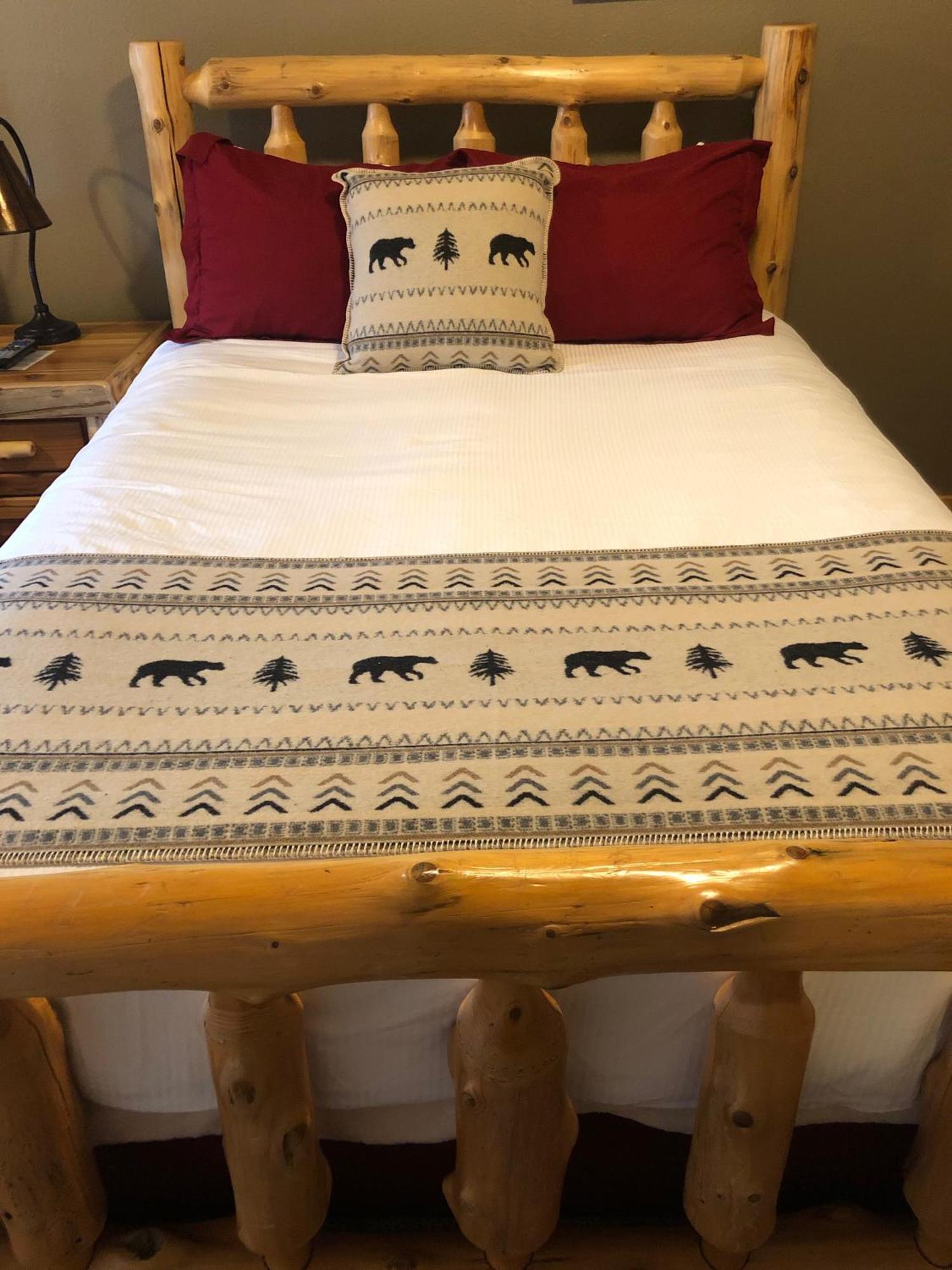 Summit Lake Lodge エクステリア 写真